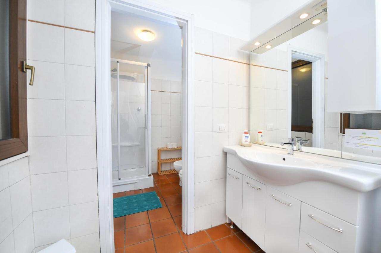 Lasnigo Villa Pinetina B&B المظهر الخارجي الصورة