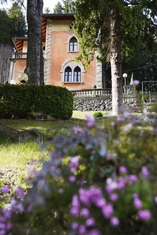 Lasnigo Villa Pinetina B&B المظهر الخارجي الصورة