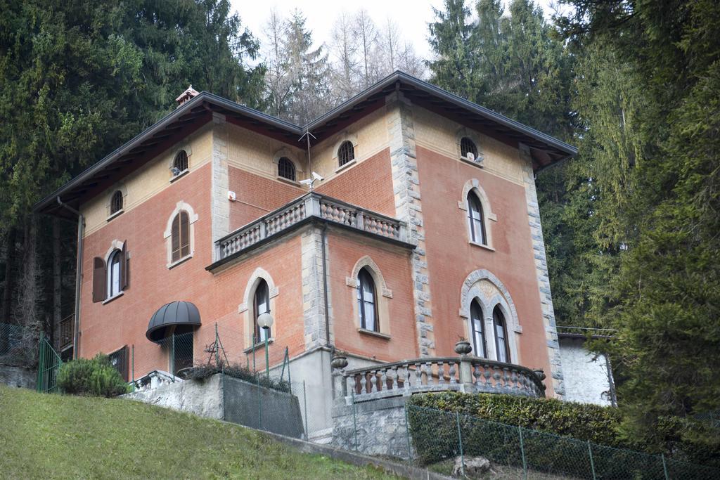 Lasnigo Villa Pinetina B&B المظهر الخارجي الصورة