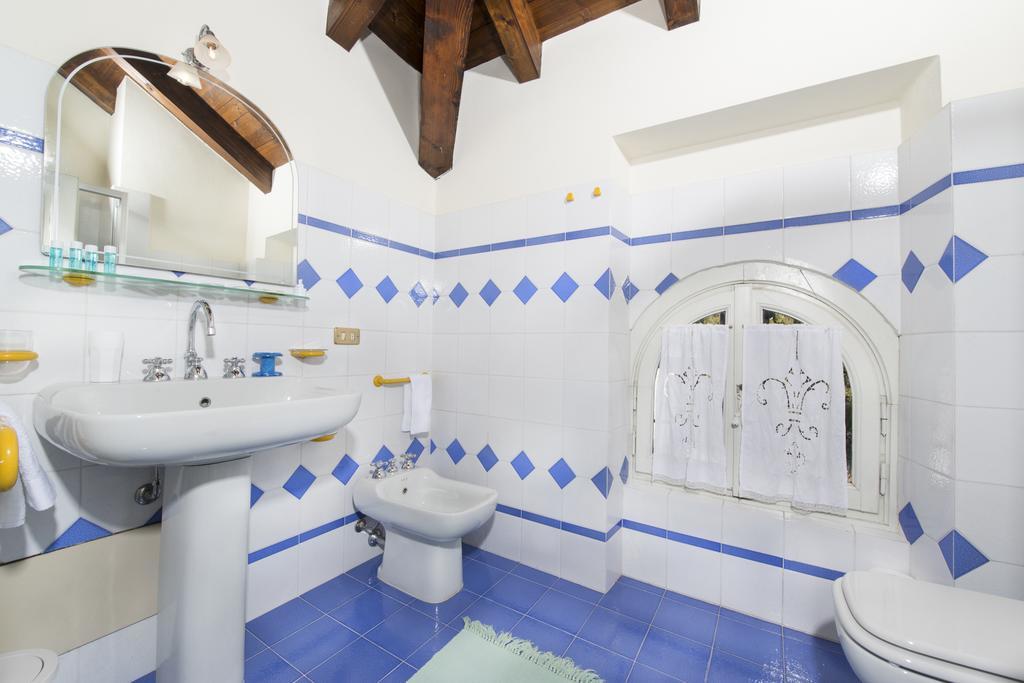 Lasnigo Villa Pinetina B&B المظهر الخارجي الصورة